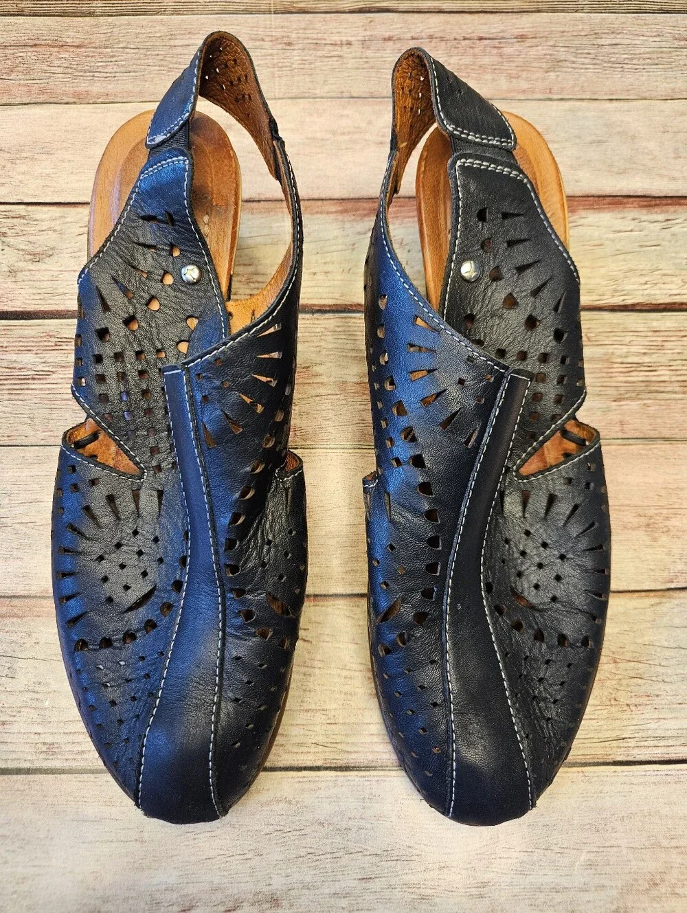 PIKOLINOS black leather
